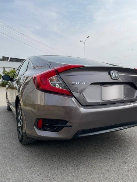 
								Used 2018 Honda Civic full									